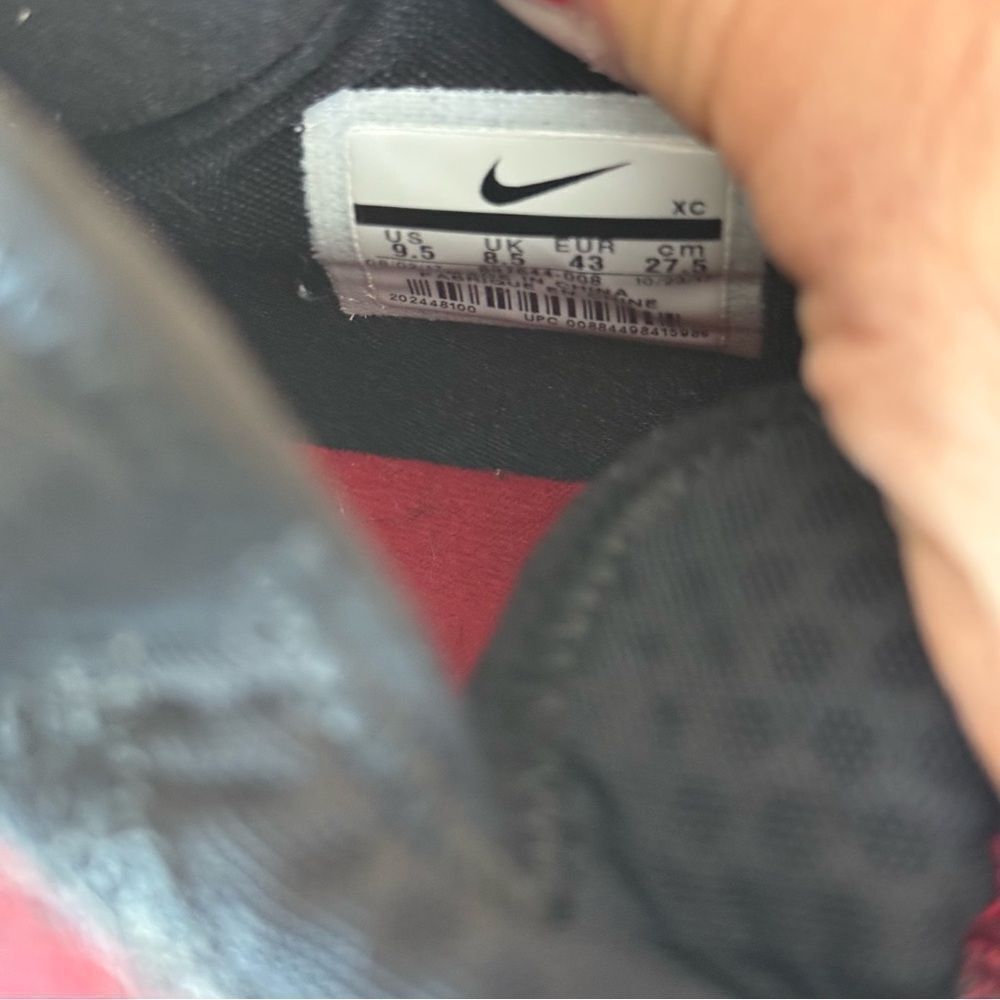 Nike LeBron XI red and black - Picture 6 of 7